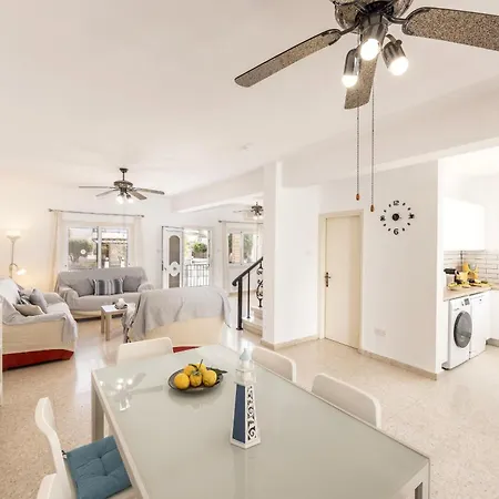 Ayia Thekla Sea Breeze Villa