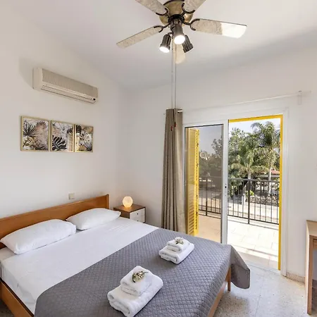 Ayia Thekla Sea Breeze *