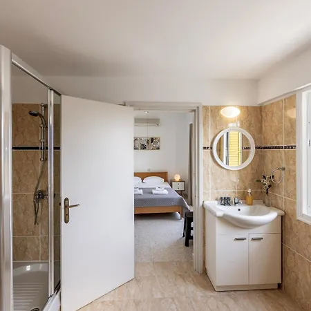 Villa Ayia Thekla Sea Breeze *