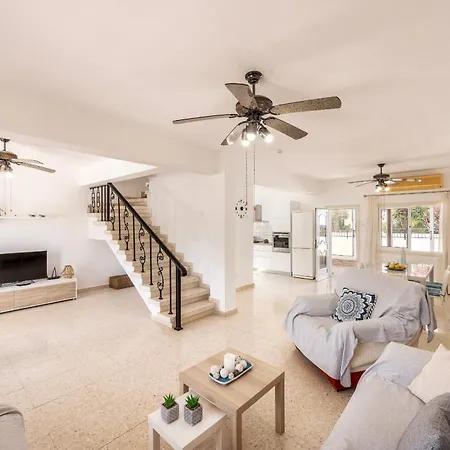 Villa Ayia Thekla Sea Breeze *