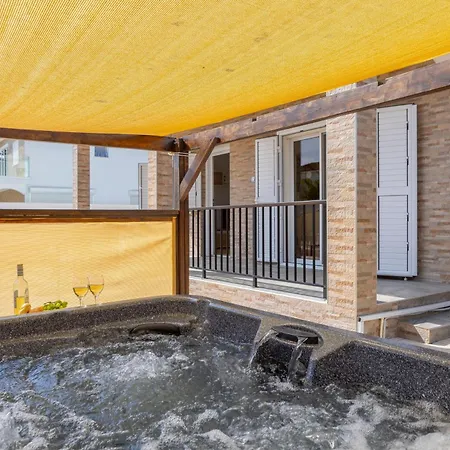 Ayia Thekla Sea Breeze Villa