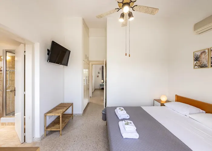 Ayia Thekla Sea Breeze 别墅 *