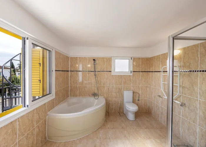 别墅 Ayia Thekla Sea Breeze 圣纳帕