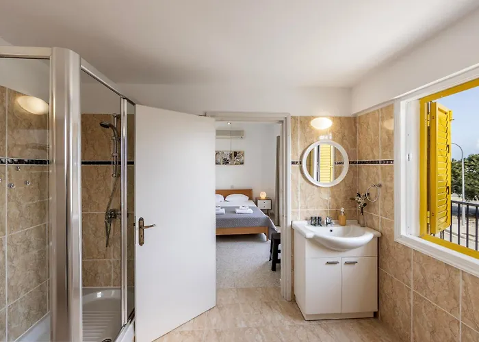 别墅 Ayia Thekla Sea Breeze *