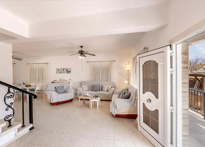 Ayia Thekla Sea Breeze 圣纳帕