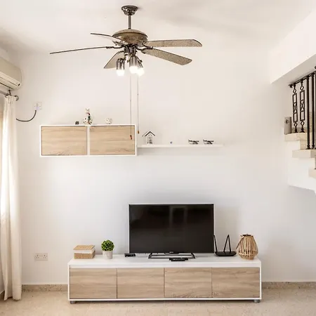 Ayia Thekla Sea Breeze *